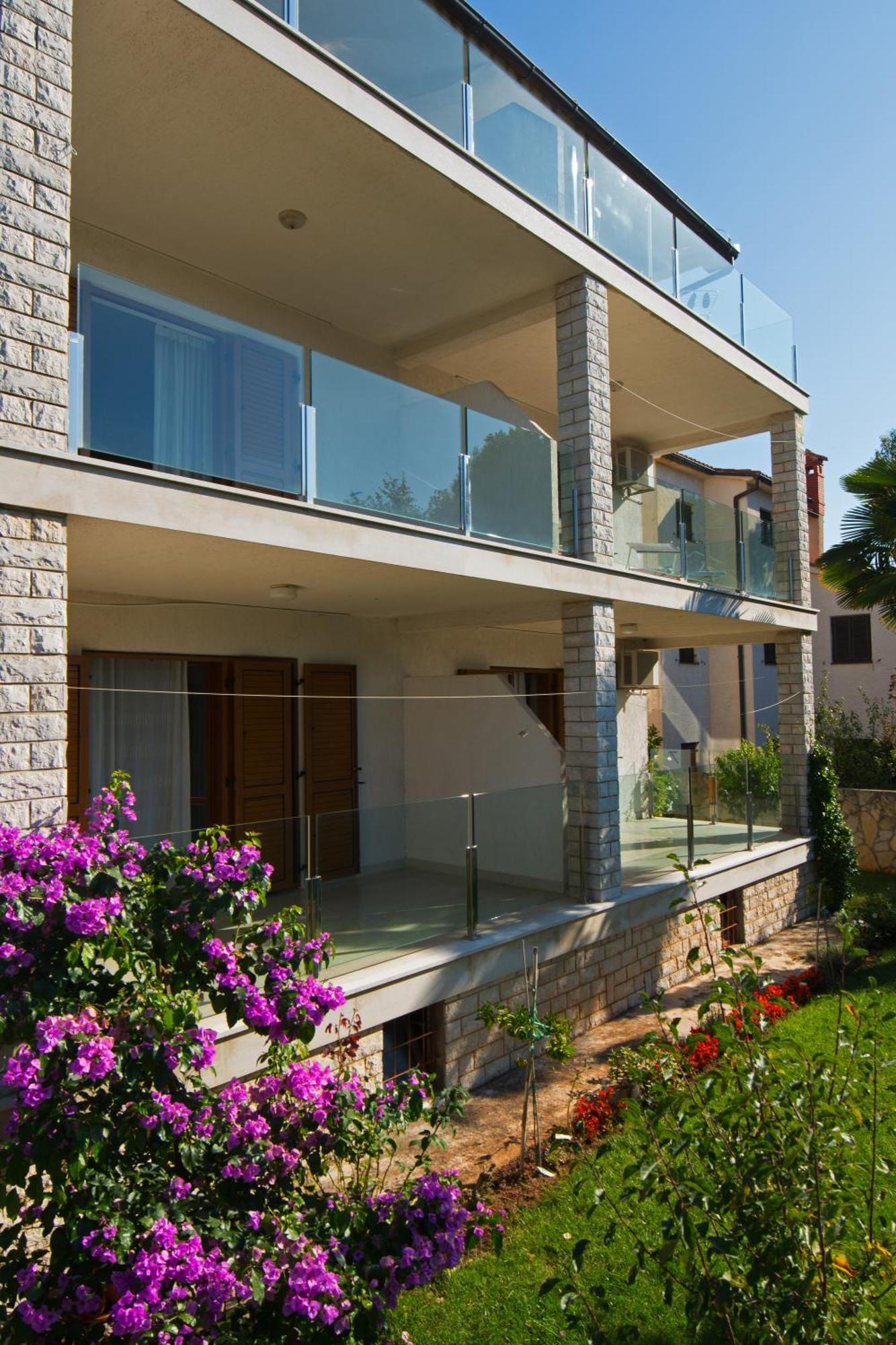 Apartments Mira 1 Premantura Exterior foto